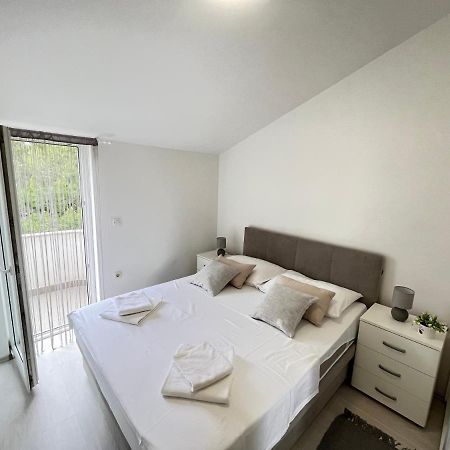 Vir Apartman Alena Exteriér fotografie