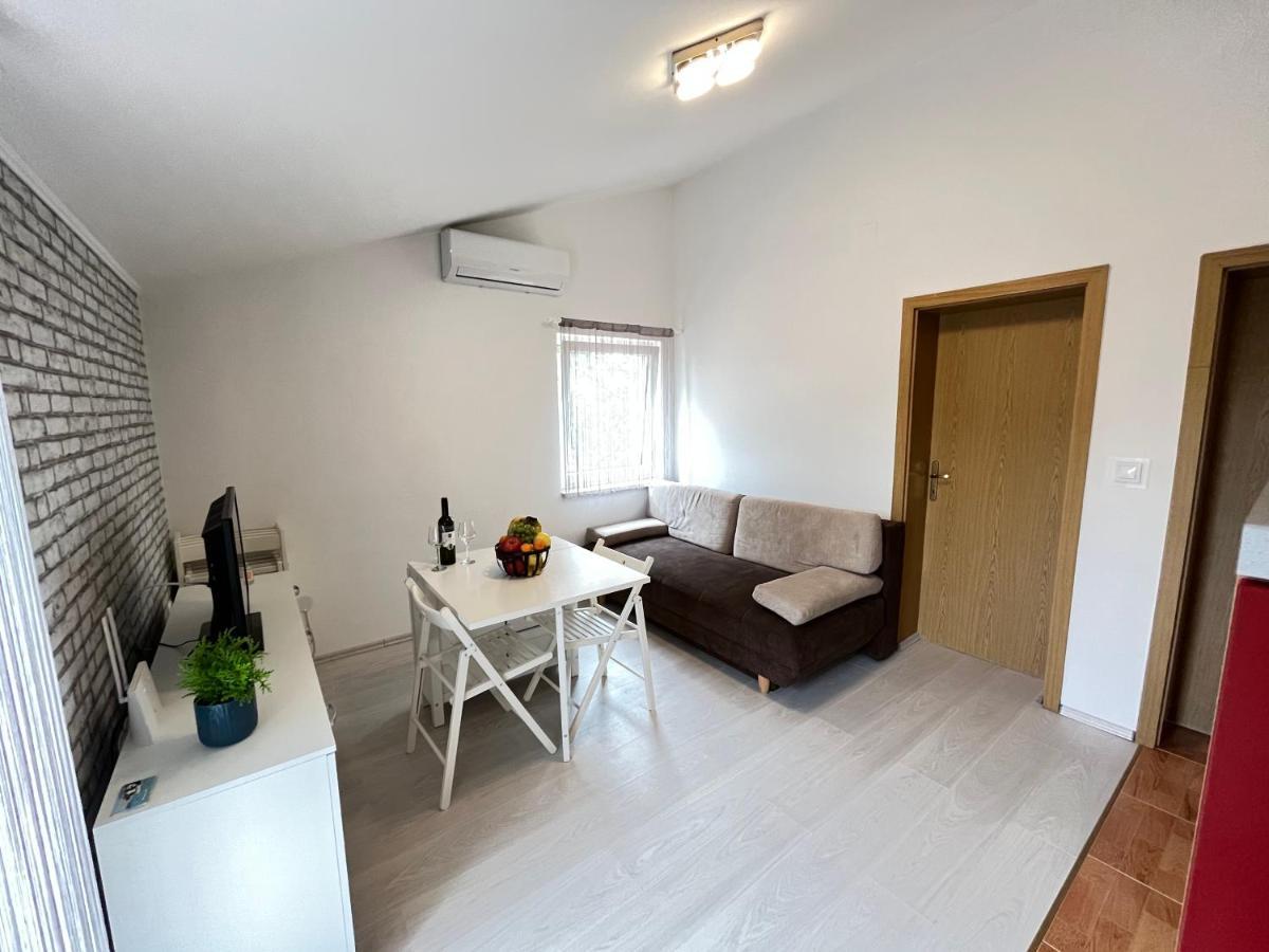 Vir Apartman Alena Exteriér fotografie
