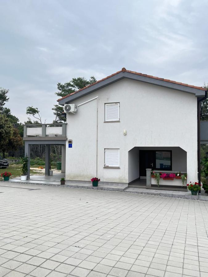 Vir Apartman Alena Exteriér fotografie
