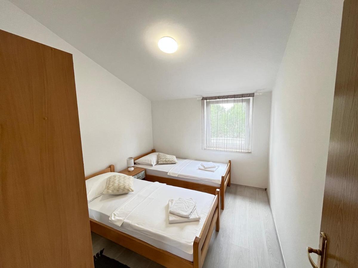 Vir Apartman Alena Exteriér fotografie