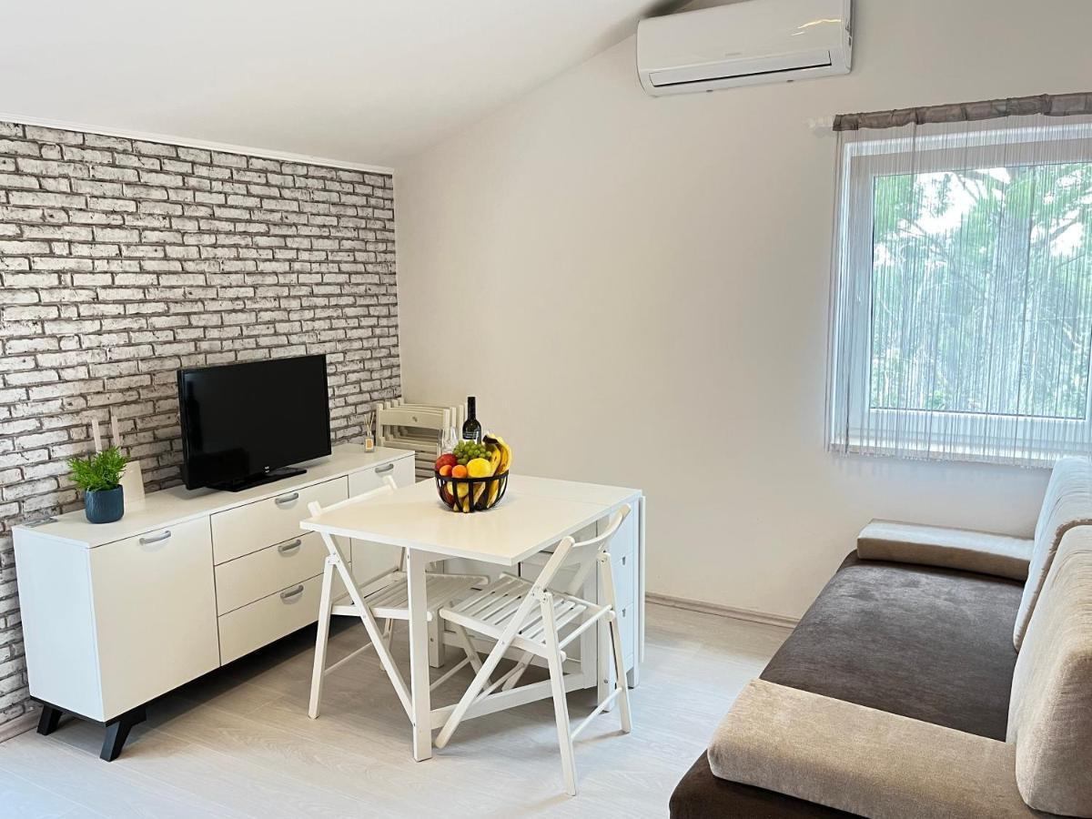 Vir Apartman Alena Exteriér fotografie