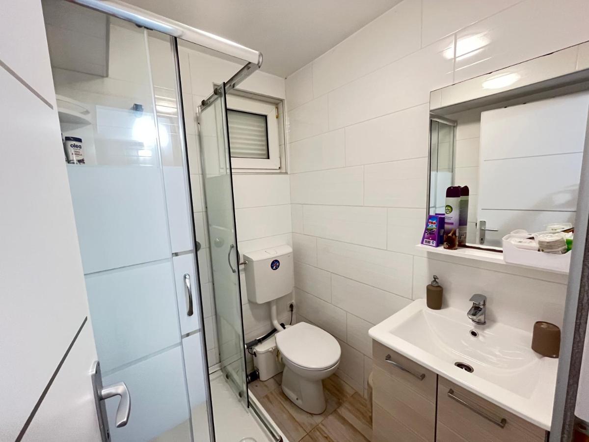 Vir Apartman Alena Exteriér fotografie