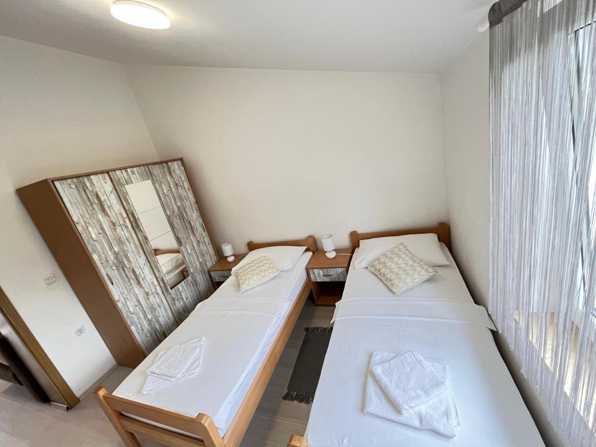 Vir Apartman Alena Exteriér fotografie