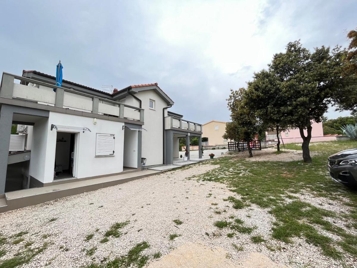 Vir Apartman Alena Exteriér fotografie
