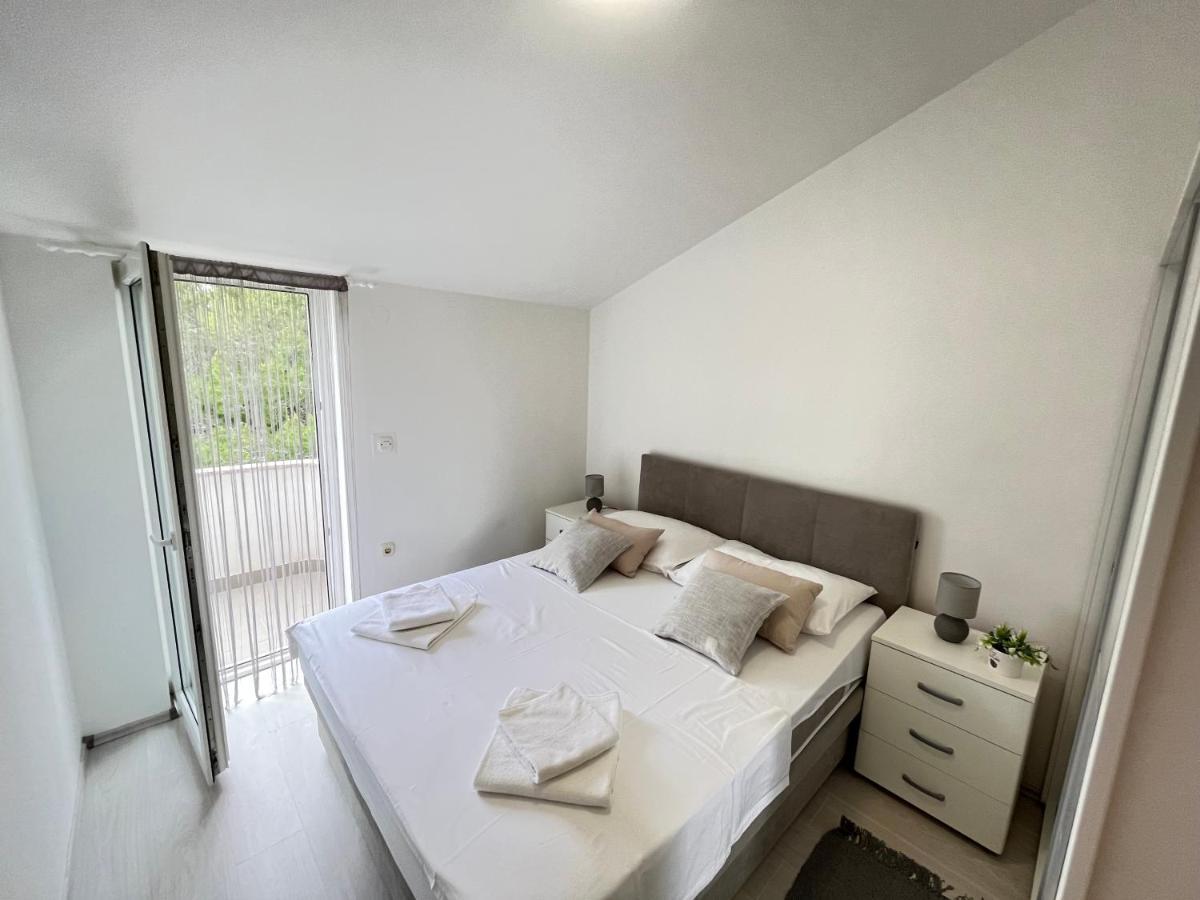 Vir Apartman Alena Exteriér fotografie