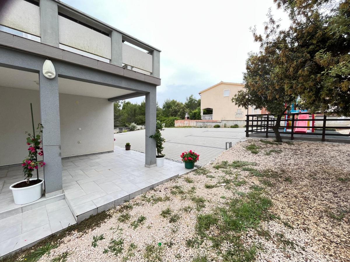 Vir Apartman Alena Exteriér fotografie