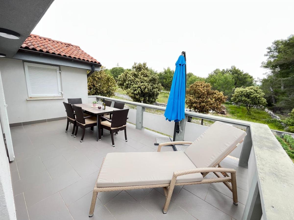 Vir Apartman Alena Exteriér fotografie